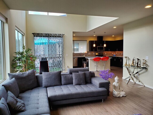 Foto del edificio - Gorgeous Executive Home Available Now!