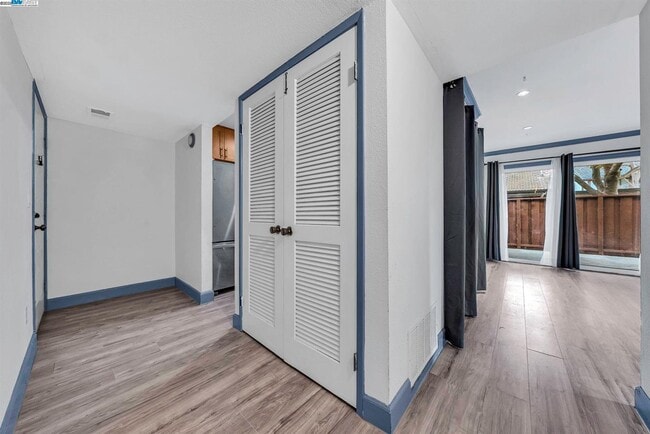 hallway enterence - 6266 Joaquin Murieta Ave