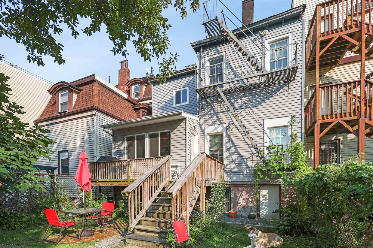 223 Palisade Ave Unit 1, Heights, NJ 07307 Room for Rent in Heights