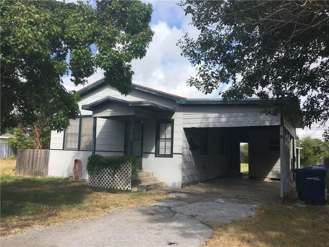 Foto del edificio - 926 Greenbay Dr