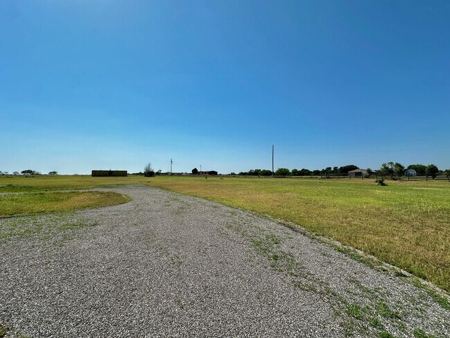 Foto del edificio - Barndominium in the Country!
