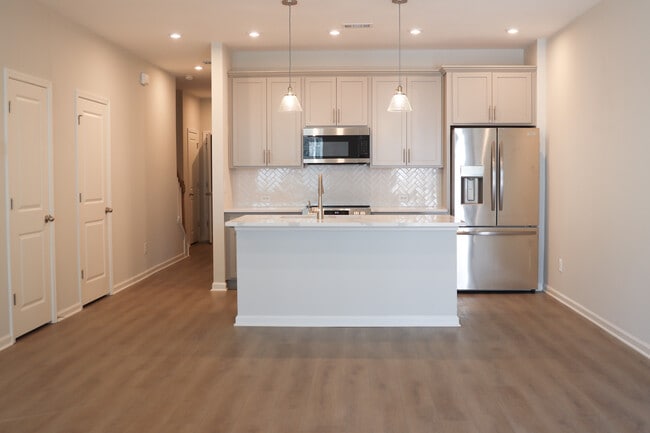 Foto del edificio - 481 Crown Dr