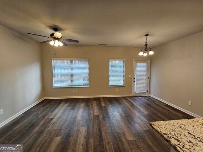 Building Photo - 6056 Oak Bend Ct