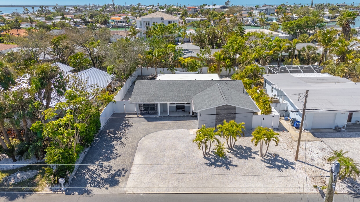 Photo - 330 N Tessier Dr (St. Pete Beach, FL)