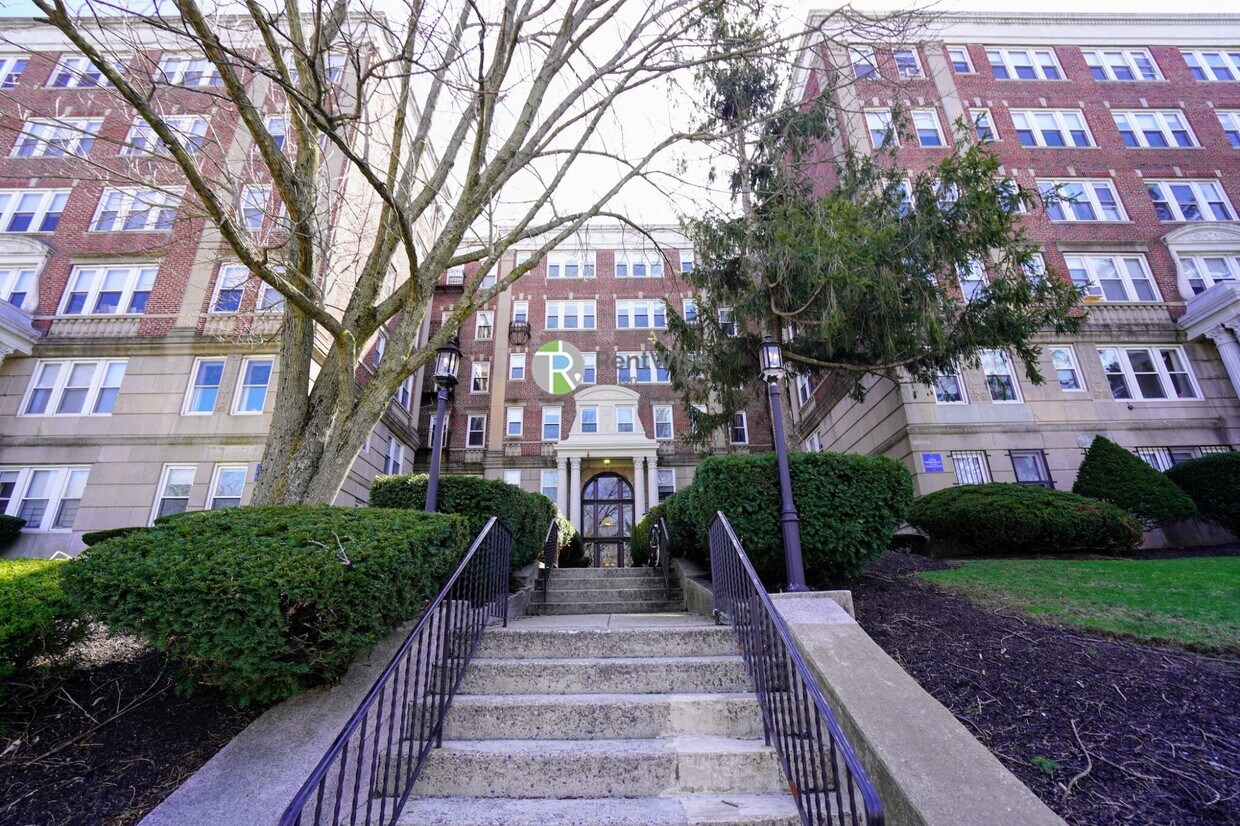 Foto principal - 1810 Commonwealth Ave