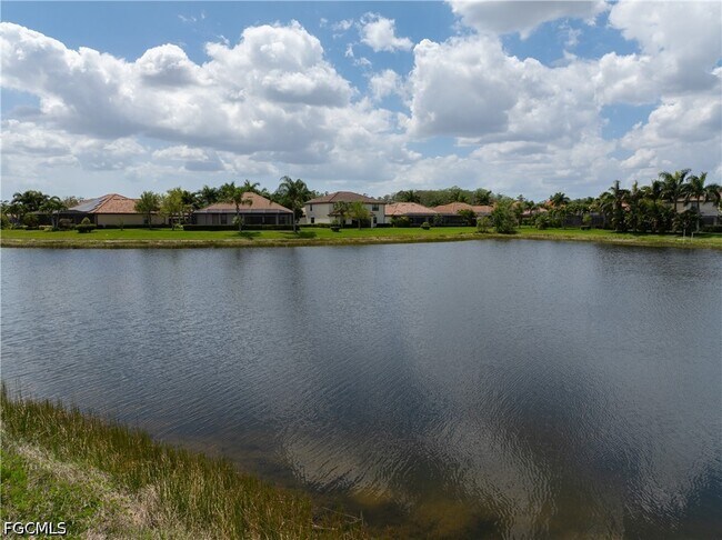 Foto del edificio - 10960 Cherry Laurel Dr
