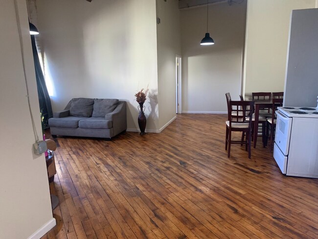 Foto del edificio - 1417 Kemper St