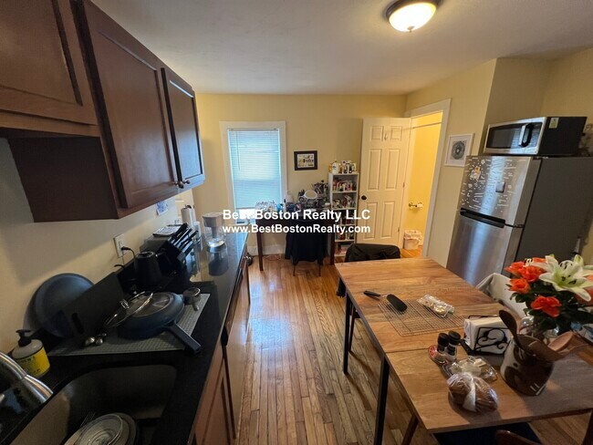 Foto del edificio - 5-7 Blake St. Unit 4