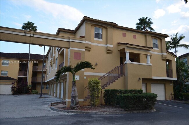 Building Photo - 771 N Pine Island Rd