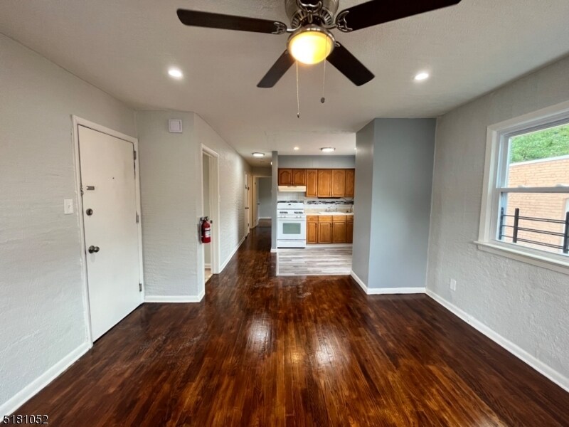 1017 Rivington St, Roselle, NJ 07203 Room for Rent in Roselle, NJ