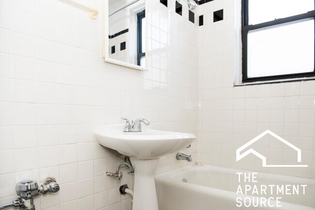 Foto del edificio - 3345 N Marshfield Ave