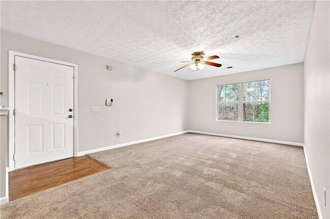 Foto del edificio - 2104 Fairington Club Dr