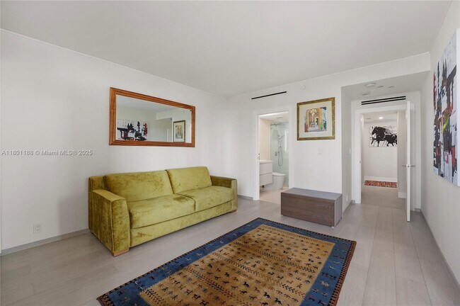 Building Photo - 520 Brickell Key Dr