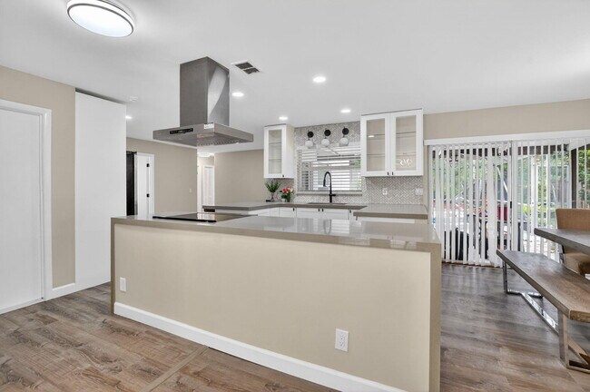 Building Photo - 3068 NW 25th Way