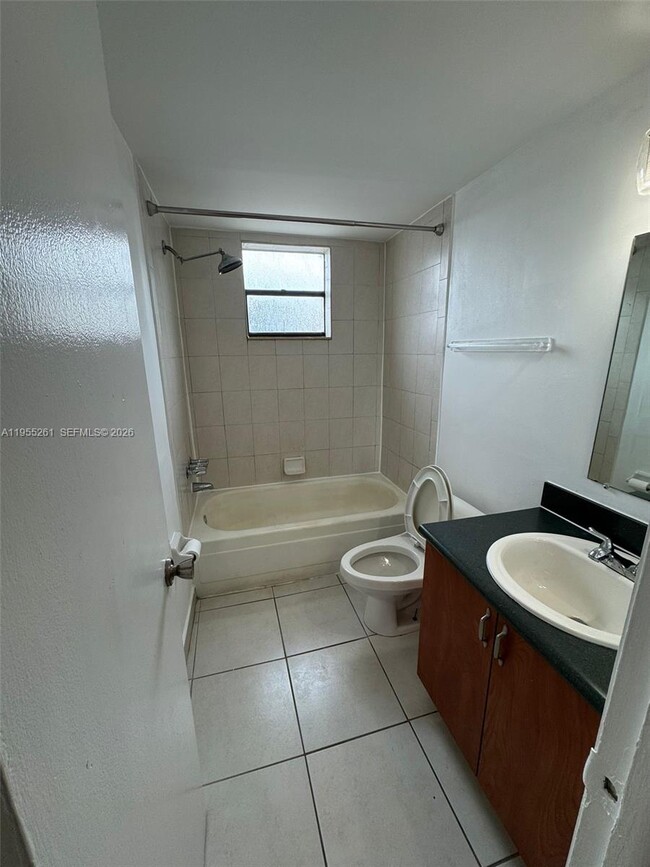 Foto del edificio - 4051 N Dixie Hwy