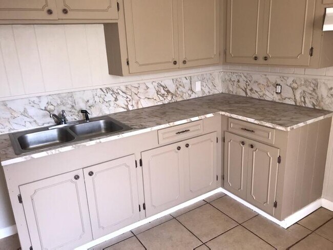 Foto del edificio - 2704 Houston St