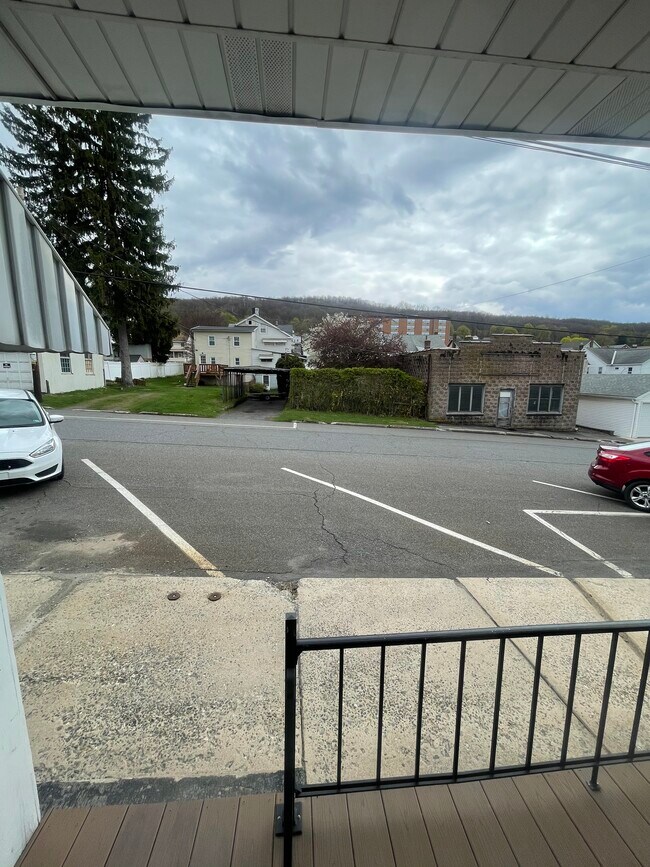 Foto del edificio - 431 E Ridge St