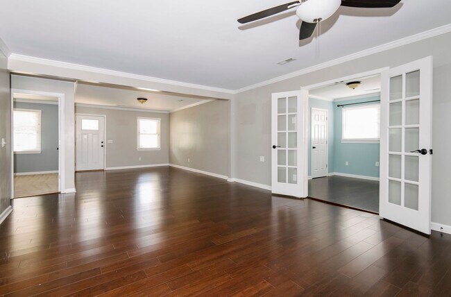 Building Photo - 3 Bedroom Ranch Style Home Just Minutes From Downtown Raleigh!