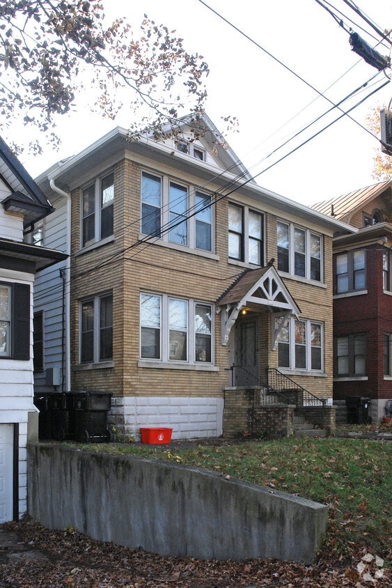 Building Photo - 1832 Eastern Pky