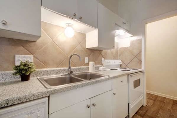 Foto del edificio - 1302 Parker Ln