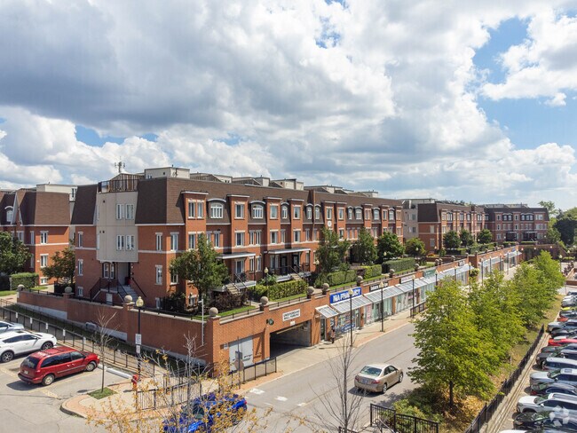 Building Photo - Spring Garden Town Homes