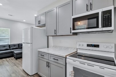 Foto del edificio - 700 Carmen Ave