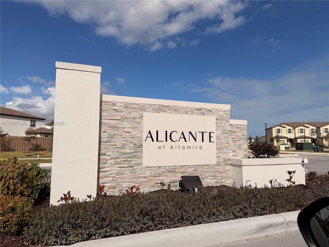 Foto del edificio - 2954 SE 23rd Ave