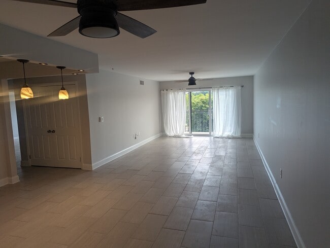 Building Photo - 200 Sanders Ferry Rd