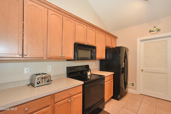 Foto del edificio - 328 Ballston Ave