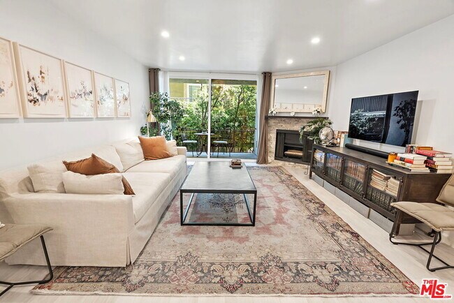 Foto del edificio - 838 S Barrington Ave