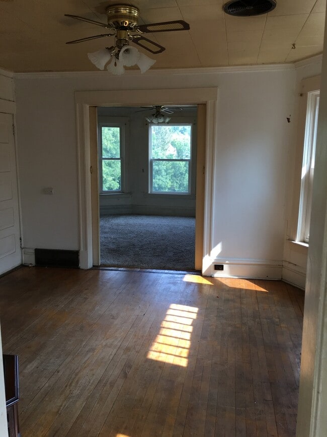 Building Photo - 309 N 26th Ave W