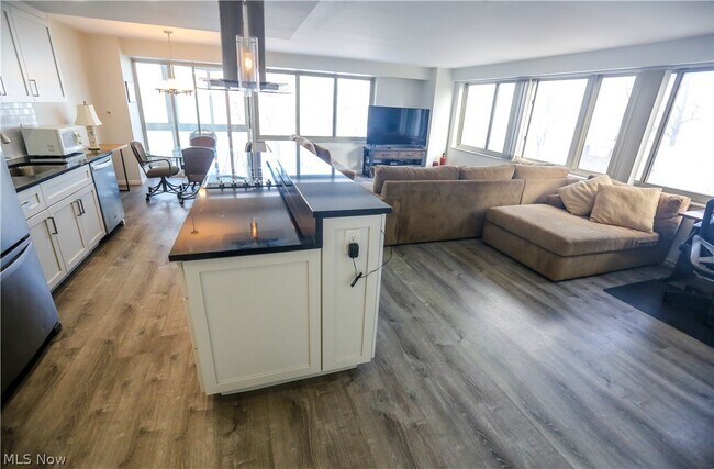 Foto del edificio - 12520 Edgewater Dr