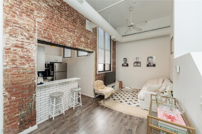 Foto del edificio - 1133 W 9th St