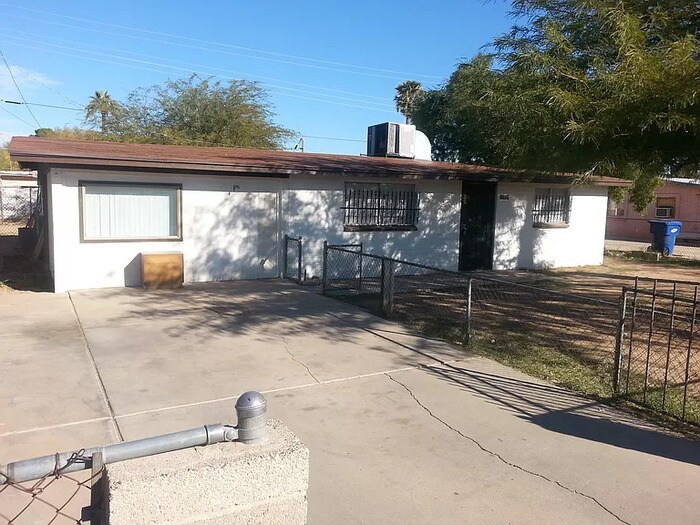 Primary Photo - 11224 W Mohave St