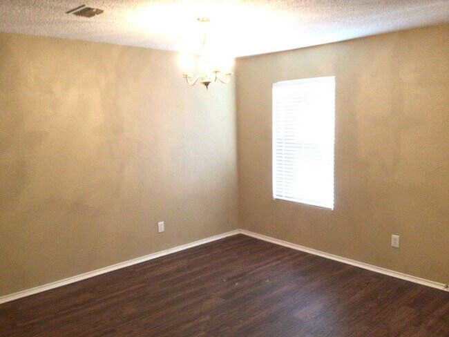 Building Photo - 1464 Foxwood Ln