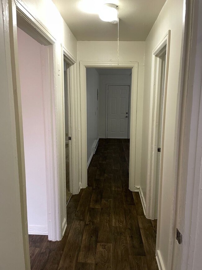 Foto del edificio - 2 BDRM 1 BA, 816 SQ FT HOME, DUKE POWER, CITY OF GREENSBORO WATER- $975 MONTH, $975 DEPOSIT!!