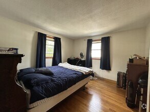 Building Photo - 777 Lagrange St