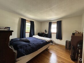 Building Photo - 777 Lagrange St