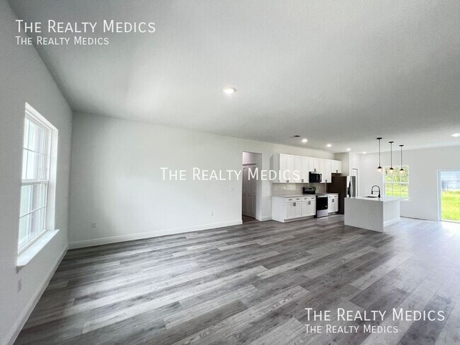 Building Photo - 486 Marion Oaks Ln