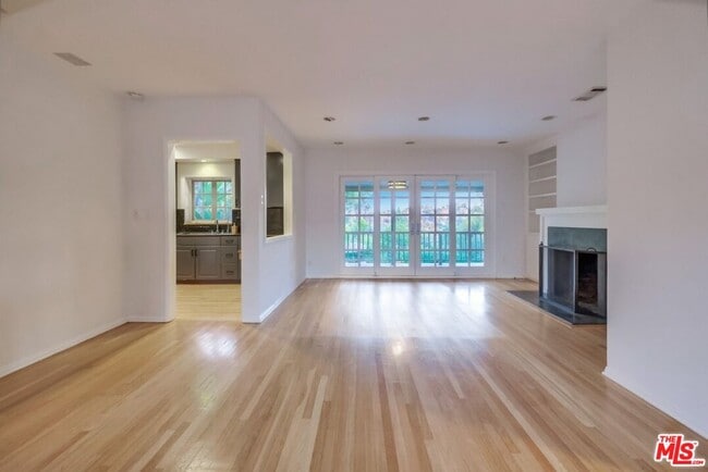 Foto del edificio - 1328 Linda Rosa Ave