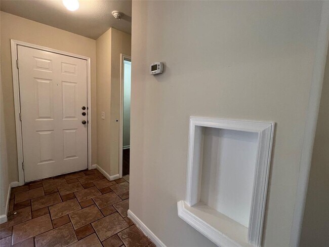 Building Photo - 1409 Waterfall Ave