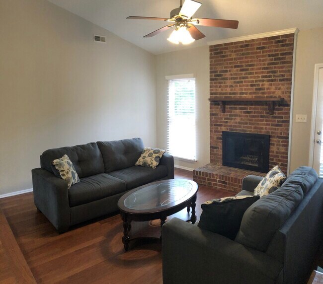 Building Photo - 7027 Hildreth Ct