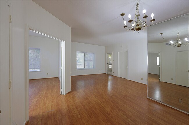 Foto del edificio - 2209 S Braeswood Blvd