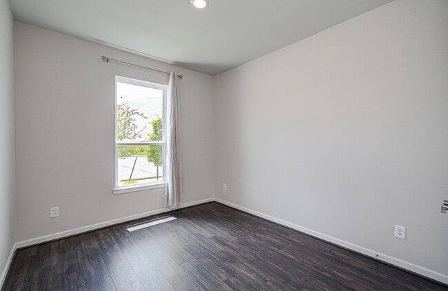Building Photo - 21118 Vancherry Dr