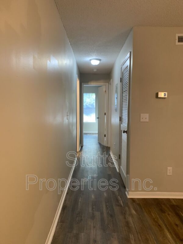 Building Photo - 505 N. Dickson Street