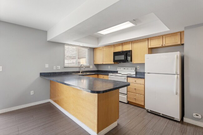 Foto del edificio - Southgelnn Townhome - 3 Bedrooms - 3 Bathr...