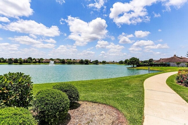 Building Photo - 26323 Crystal Cove Ln