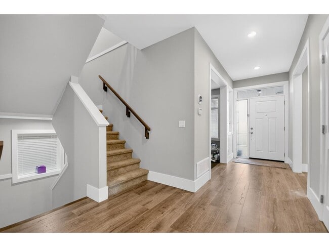 Photo du bâtiment - 14734-14762 62 Ave