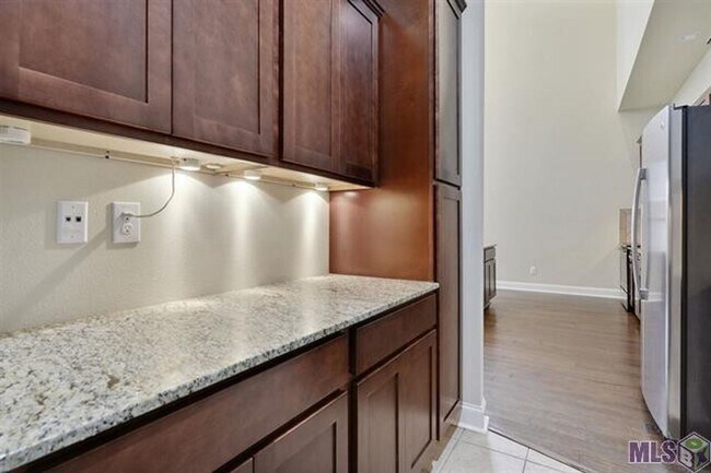 Building Photo - 4 Bedroom House off Old Hammond near S. Fl...