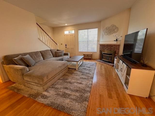 Foto del edificio - 211 Dahlia Ave